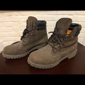 Ash Brown Timberland boots size 9.5 *No insole